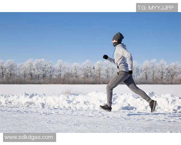 运动缓解冬季加重的帕金森症状:应对肌肉僵硬的保暖措施指南